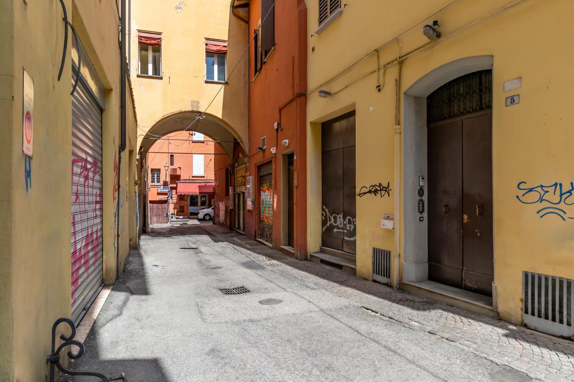 Apartment Amos - 5 Minutes From Piazza Maggiore Bologna Kültér fotó